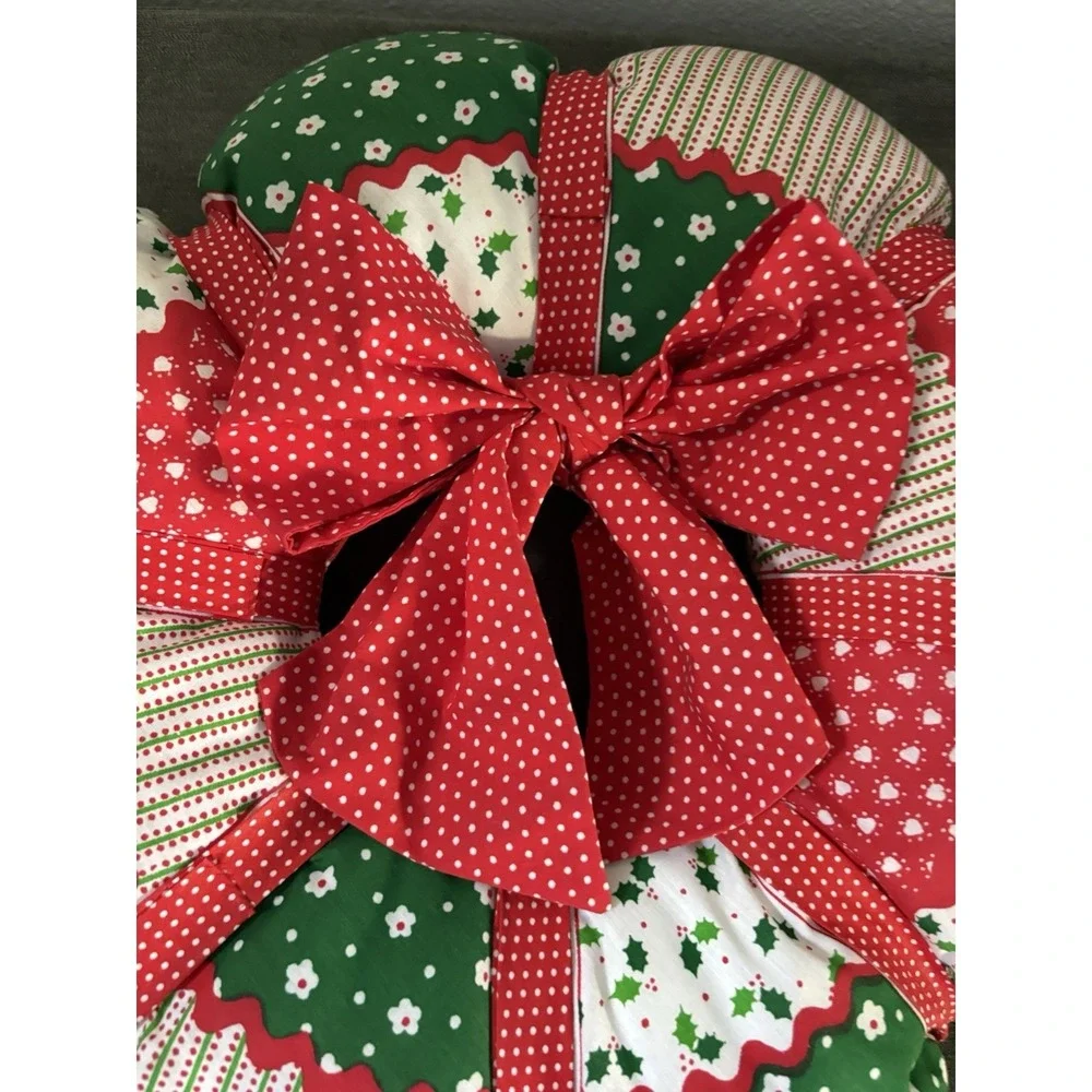 Vintage Christmas Wreath Patchwork 1980's Red Bow Green Floral Country Cottage